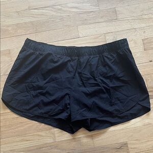 NWT Old Navy Black Active StretchTech Quick-Dry Shorts
